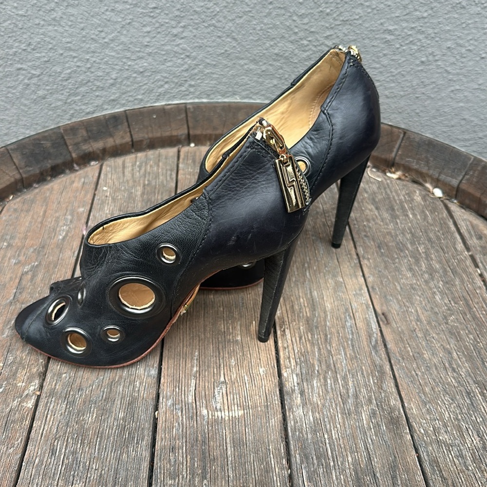 L.A.M.B. Black Peep Toe Heels - Picture 7 of 9